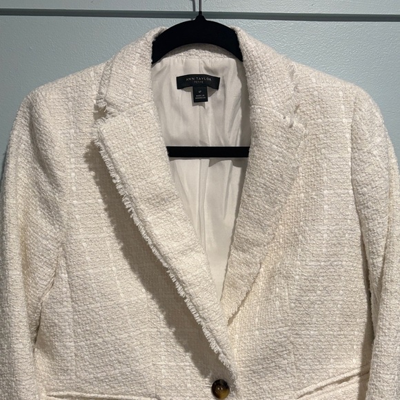 Ann Taylor Jackets & Blazers - Ann Taylor Ivory Textured Tweed Blazer